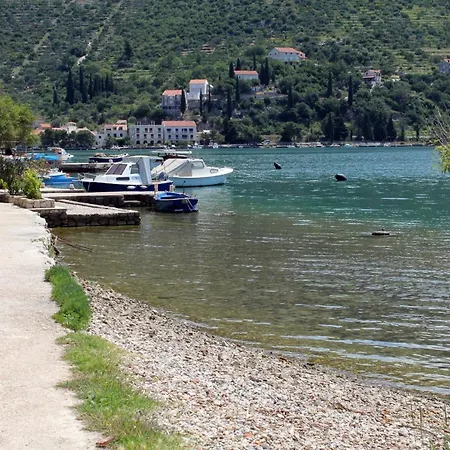 Double Mali 8997c Gostinjska kuća 3*