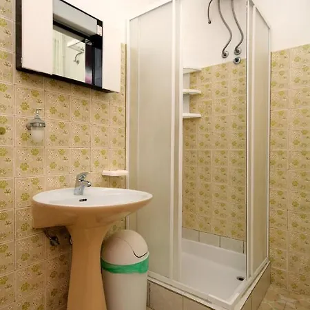 Double Mali 8997c Gostinjska kuća 3*